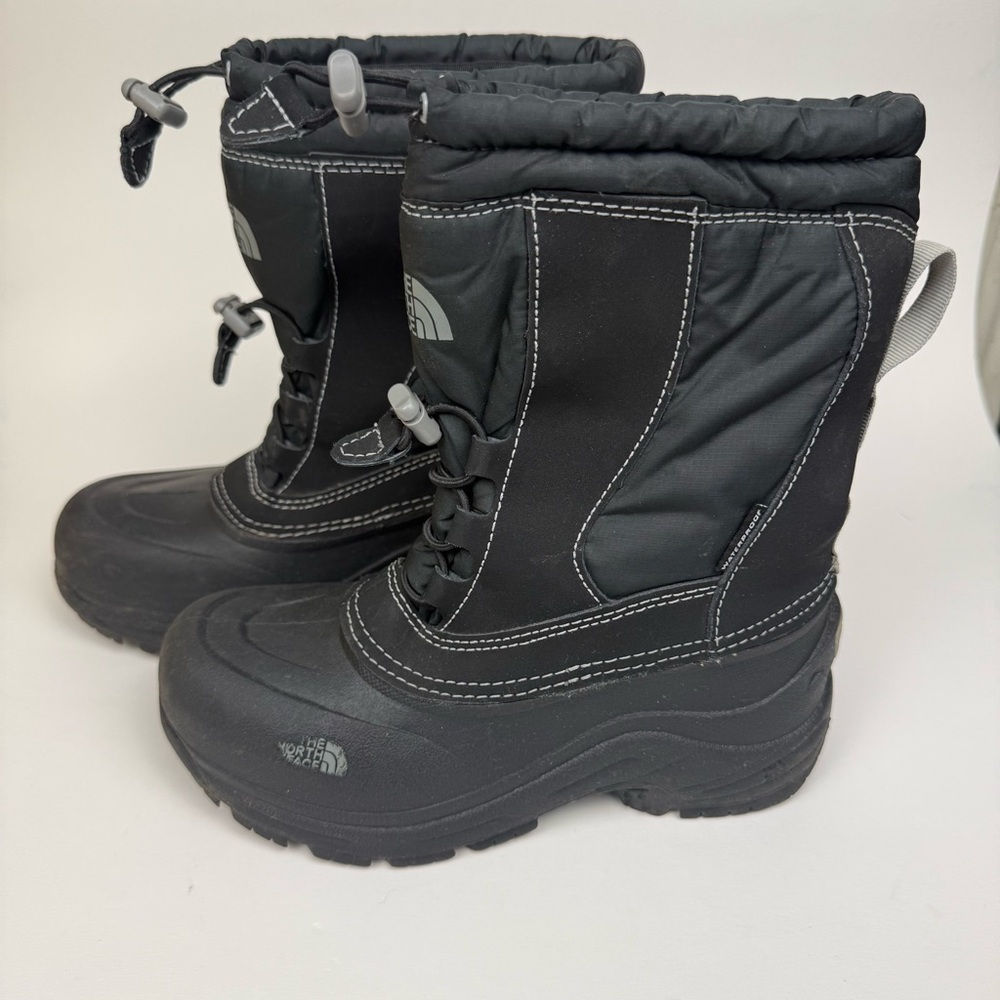 The North Face Black Insulated Winter Boots Size 1 Boys Youth